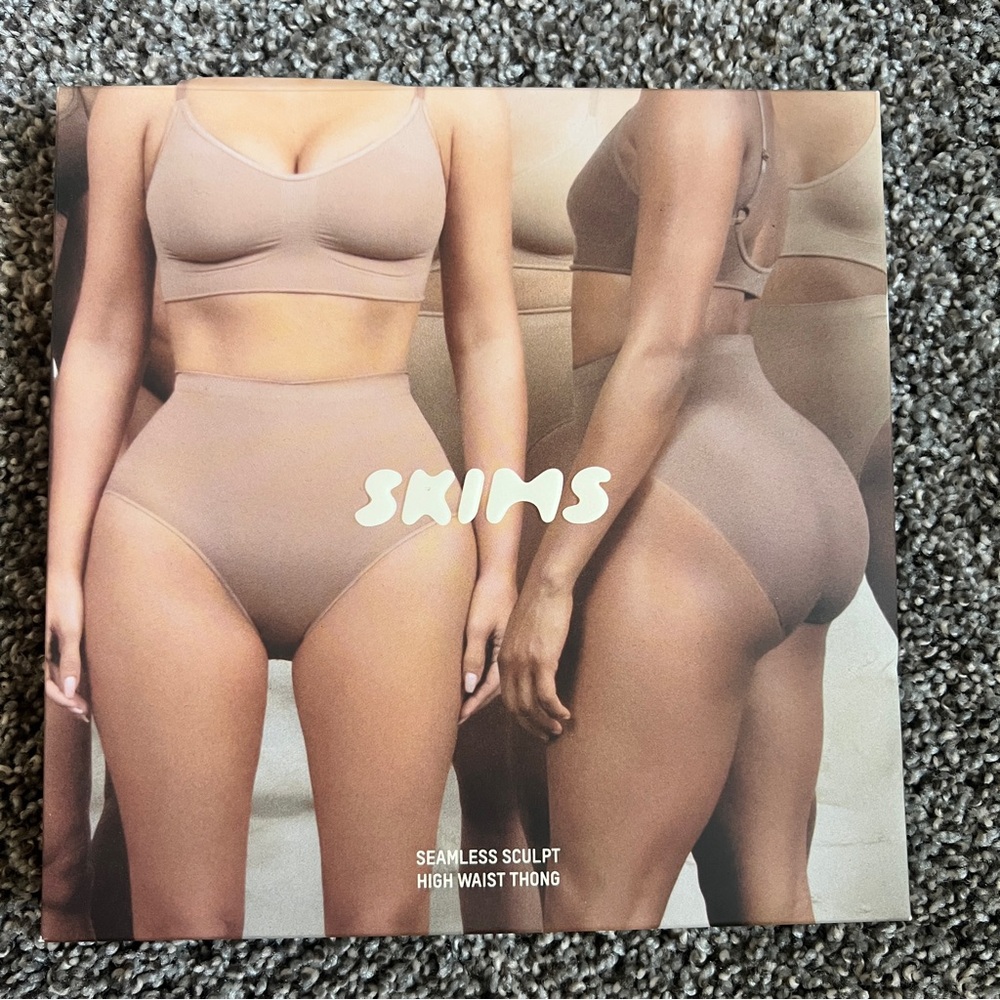 NWT SKIMS Seamless Sculpt High Waist Thong Bronze size S